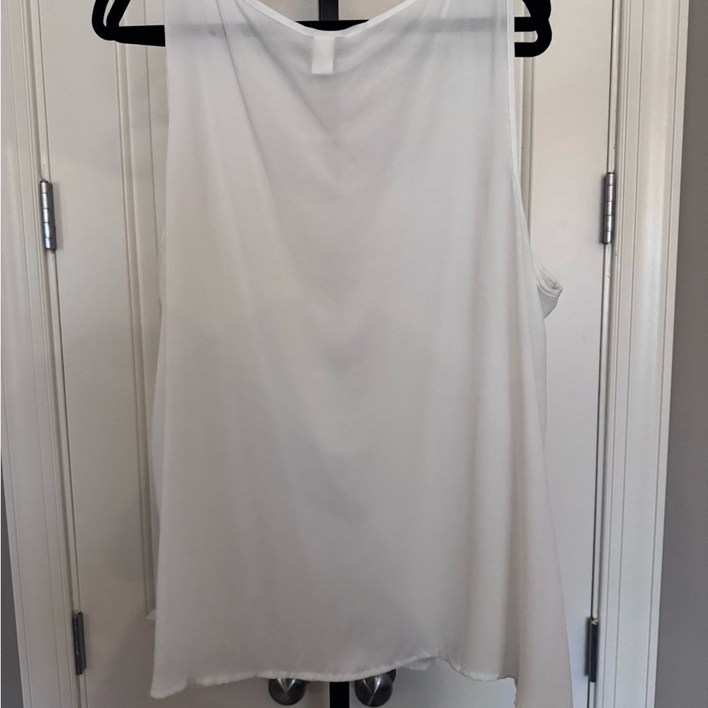 Torrid White Pleated Sleeveless Tank Top - Picture 4 of 7